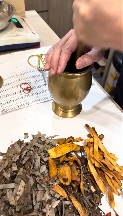 更年期潮热出汗怎么办?新加坡贡方堂中医丘保润有妙方,3味药搞定! 更年期潮热出汗怎么办?新加坡贡方堂中医丘保润有妙方,3味药搞定!