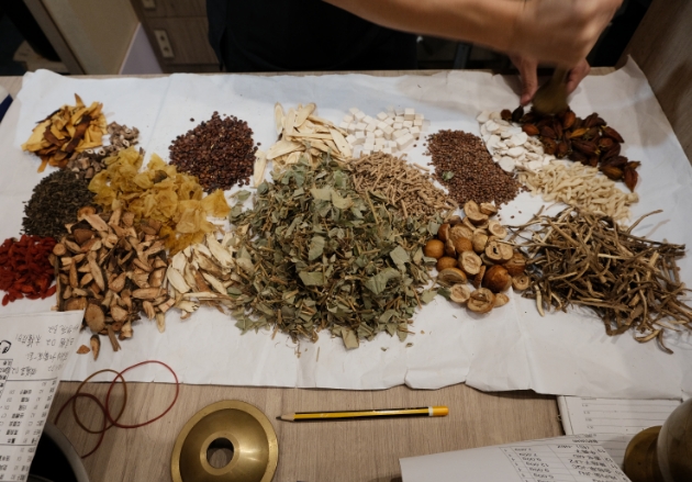 更年期焦虑抑郁失眠怎么办？新加坡贡方堂TCM丘保润一方全搞定！