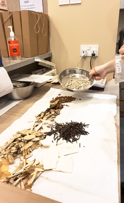 新加坡筋膜拉伤中医治疗推荐——贡方堂TCM！