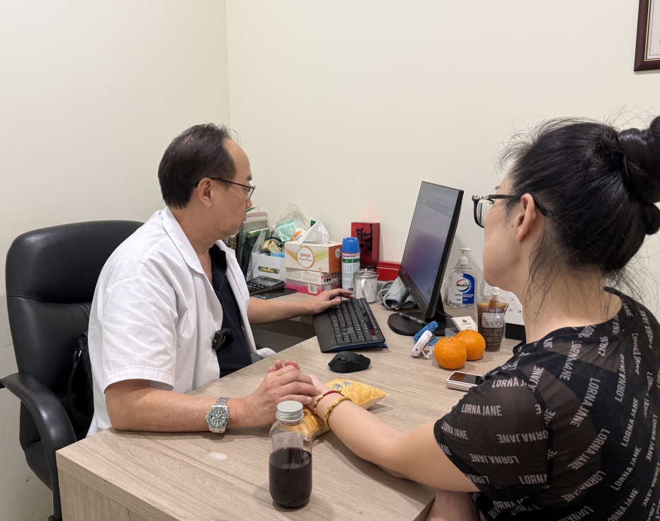 颈椎病疼痛怎么办？新加坡贡方堂TCM中医丘保润一方药简力专！