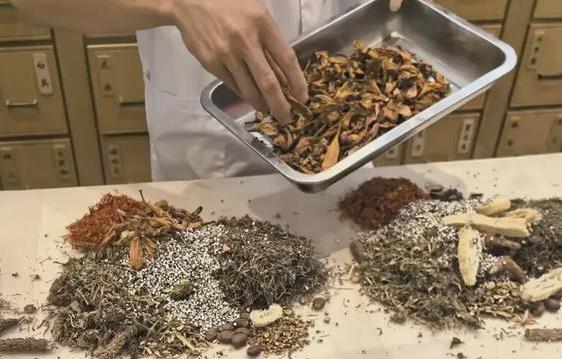 带状疱疹后遗神经痛怎么办？新加坡贡方堂TCM丘保润一个方子解决！