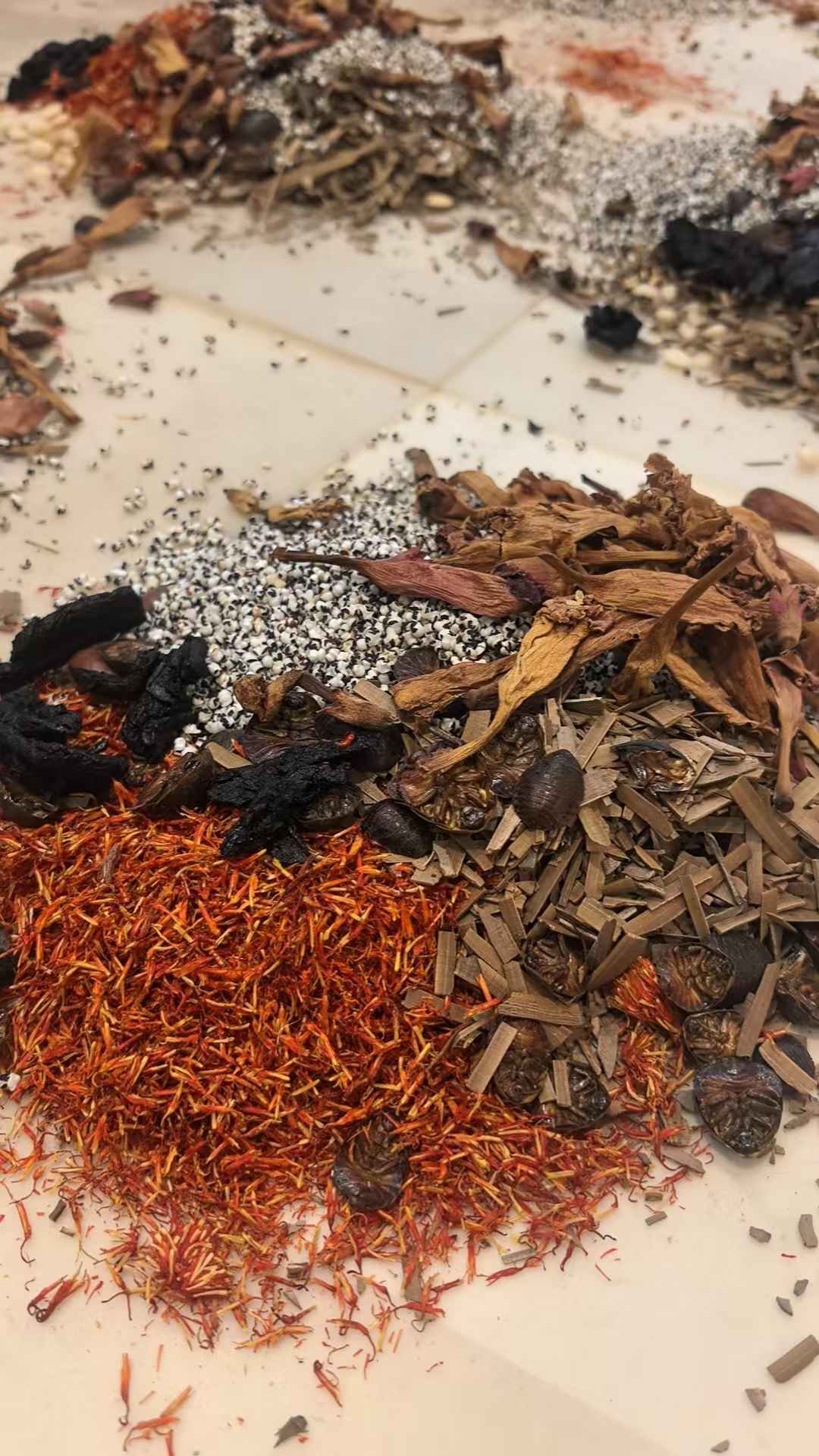 宫寒痛经怎么排出寒气？新加坡贡方堂中医丘保润一方温经止痛！
