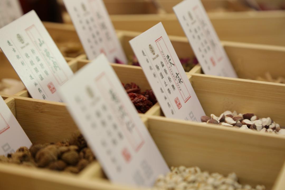 经期总是偏头痛该怎么调理？新加坡贡方堂TCM丘保润有一妙方！