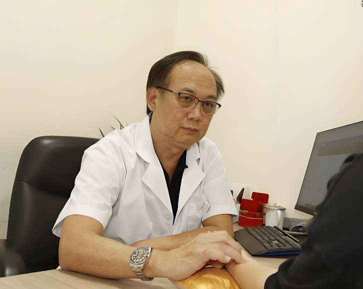 医案｜脚气病中医怎么治疗？贡新加坡贡方堂TCM丘保润双管齐下断病根！