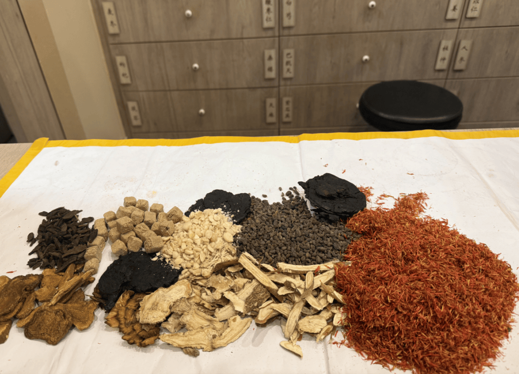 【医案】风寒血瘀型肩周炎如何治疗？新加坡贡方堂TCM丘保润三管齐下疗效好！