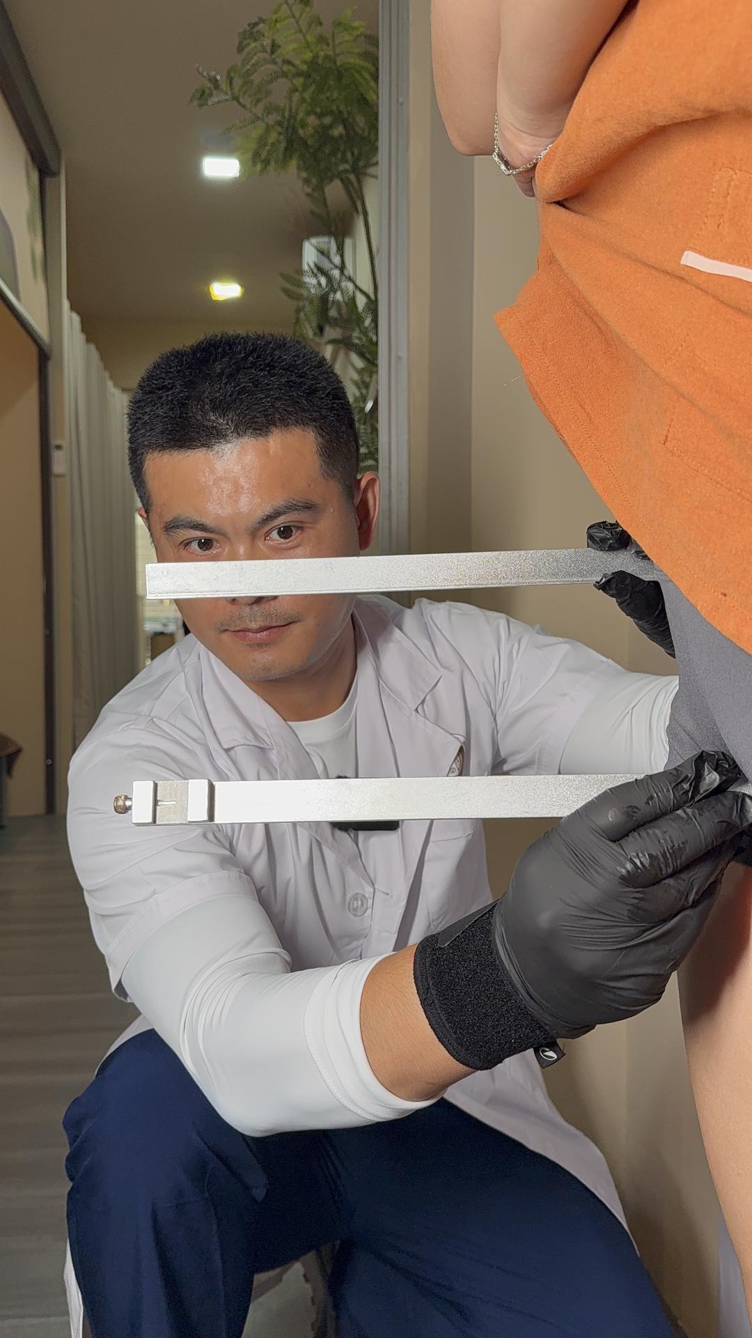 贡方堂骨盆哥郁赛徒手复位实录，巧妙回正骨盆前倾，告别假胯宽！