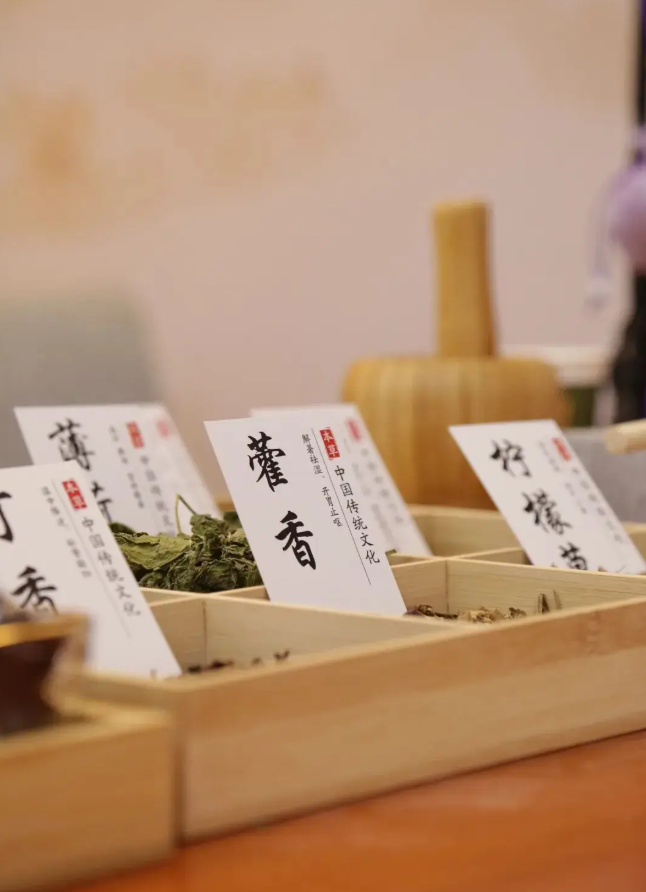 【医案】肝气郁结型焦虑性如何治疗？新加坡贡方堂TCM丘保润妙方疏肝解郁、宁心安神！