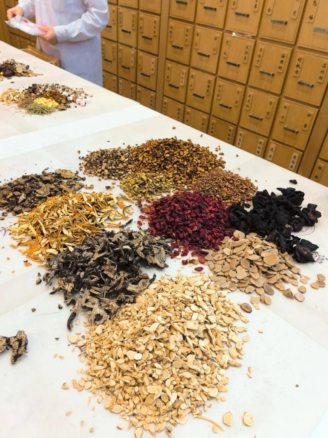 换季时皮肤总是粗糙瘙痒怎么办?新加坡贡方堂TCM丘保润综合调治凉血止痒! 换季时皮肤总是粗糙瘙痒怎么办?新加坡贡方堂TCM丘保润综合调治凉血止痒!