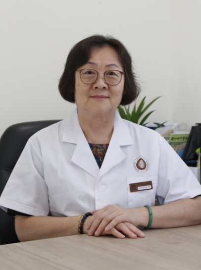 新加坡中医看脱发严重怎么调理？贡方堂TCM陈慧芳内调外养，止脱生发