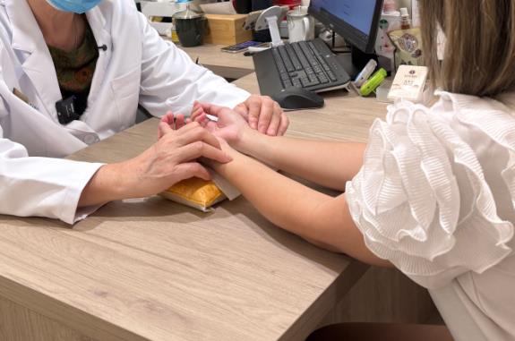 斑秃是什么原因造成的怎么治疗？新加坡看斑秃的中医哪家最好？